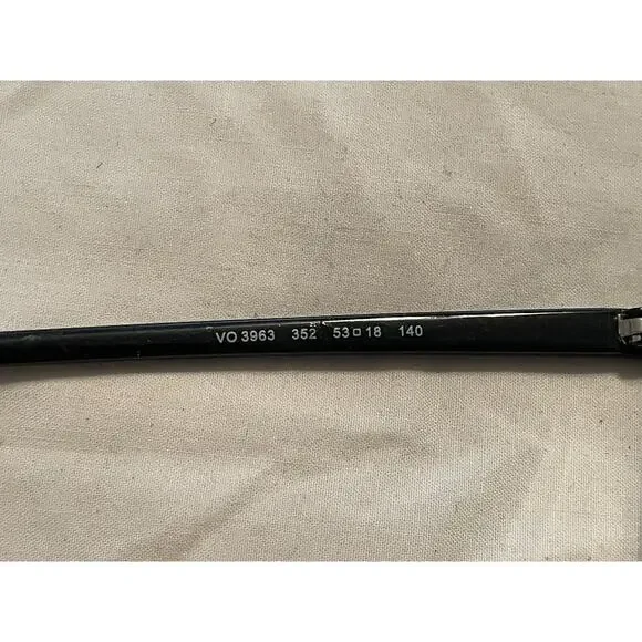 Authentic Women’s Vogue Eyeglass Frame VO 3963 352 53-18-140 Black KN22 - Picture 6 of 7